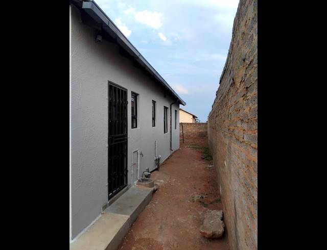 3 BEDROOM PROPERTY TO RENT IN PROTEA GLEN